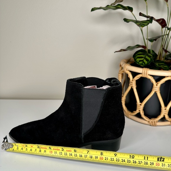 New Marc Fisher Black Suede Pointed-Toe Ankle Boots Slip-On Fall/Winter Size 6 - Picture 12 of 14
